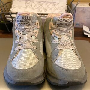 OSHKOSH GREY PINK WHITE HIGH TOPS GIRLS 10